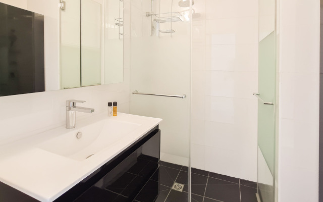 Apt Diamant 2BR Tel Aviv Hayarkon St TL63 Apartments