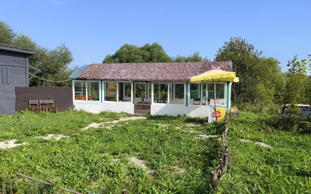 Glamping Nomad by the river