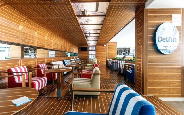 Carine Hotel Delfin