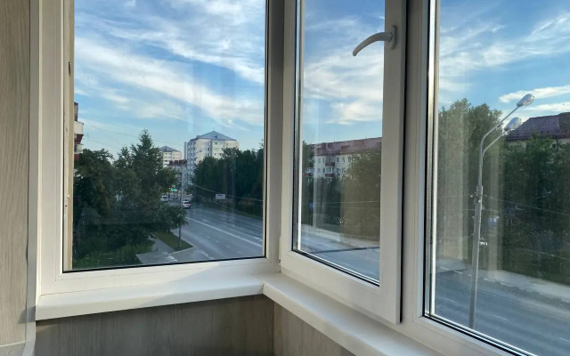 U Teatra Chekhova na Mira Flat
