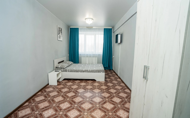 V Shelekhove Flat