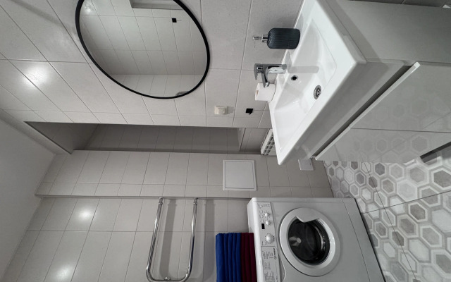 3-Komnatnaya Yarapartments na Svobody 58  Flat