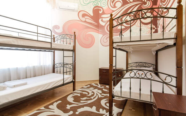 Mama Hostel