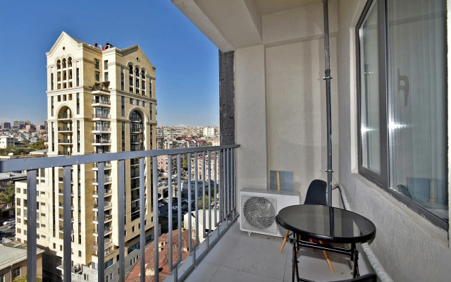 2-K v Novostroyke, Ulitsa Amiryana, Am2614 Flat