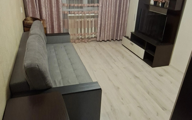 Квартира 3-х комнатная с балконом Кондрикова