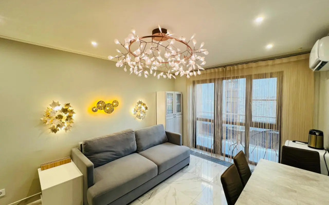 Dvukhurovnevye S Basseynom Na Territorii San-Marino Apartmen