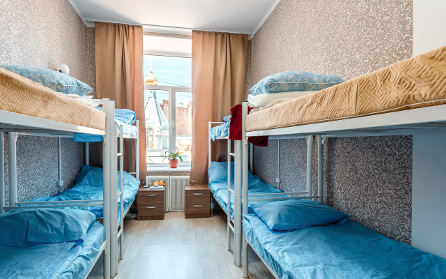 Dva Medvedya Hostel