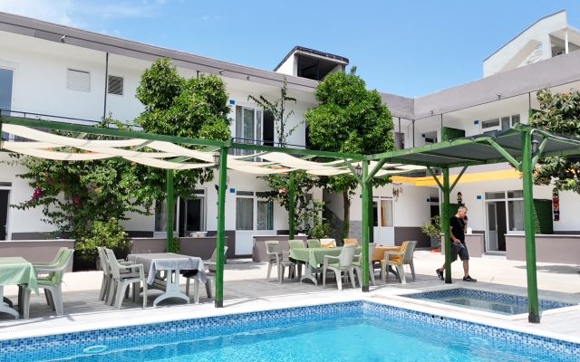 Hillside Apart House Apartment Hotel