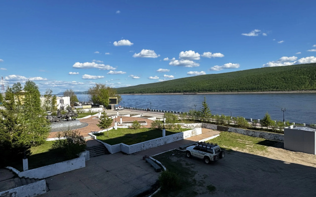 Квартира на набережной