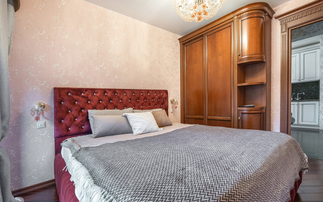 S Konditsionerom Vozle Kievskogo Vokzala Flat