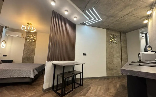 Квартира на Конституции 5/1