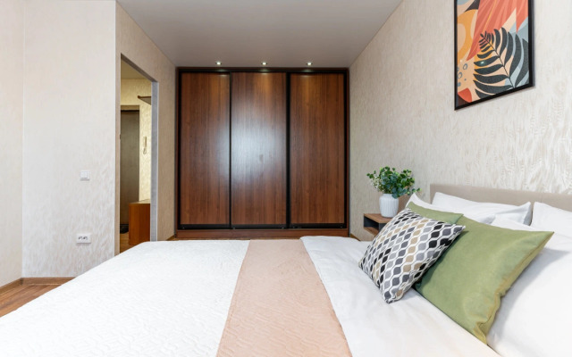 U parka Galitskogo Apart-Otelika na Geroyev Razvedchikov Flat