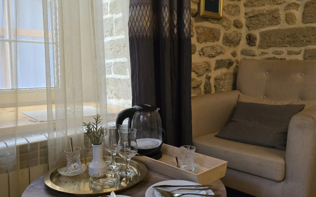 Old Rooms Hotel