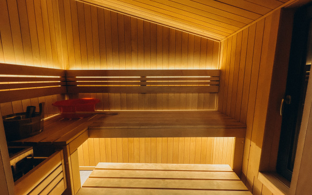 Частный дом с гриль-мангалом, сауной и большой террасой