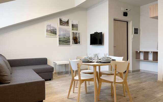 Апартаменты в Окружении Гор и Озера