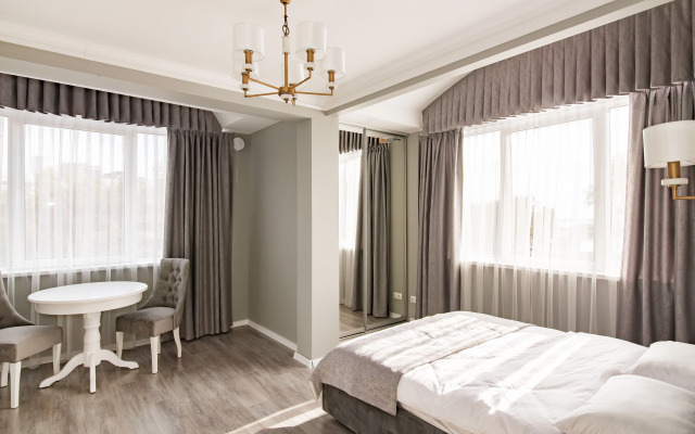 Rivyera Art Aparthotel