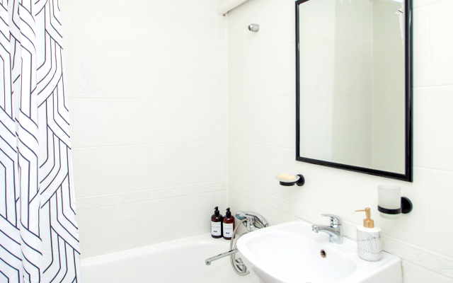 Apartmari V Tsentre U Ozera Apartments