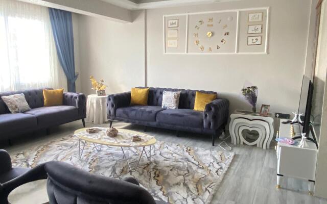 Cesme Aile Dostu Havuzlu Villa
