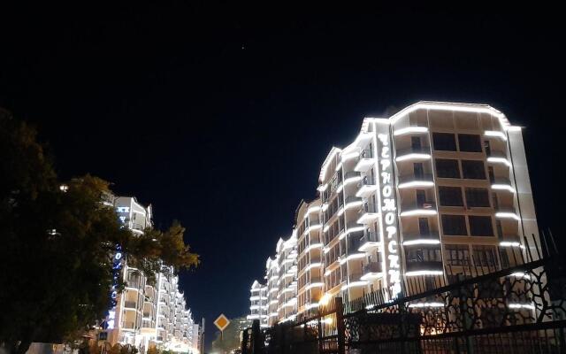 Maks Plyus V Zhk Chernomorskiy Flat