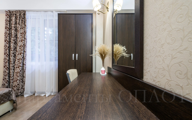 Oplot - S dvumya spal'nyami i vannoj 2 Apartments