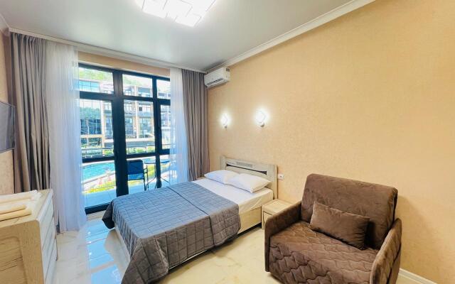 S Balkonom I Kukhney Apartments