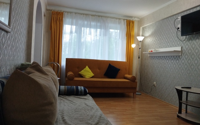 Dvukhkomnatnaya Vozle Tsentra Flat