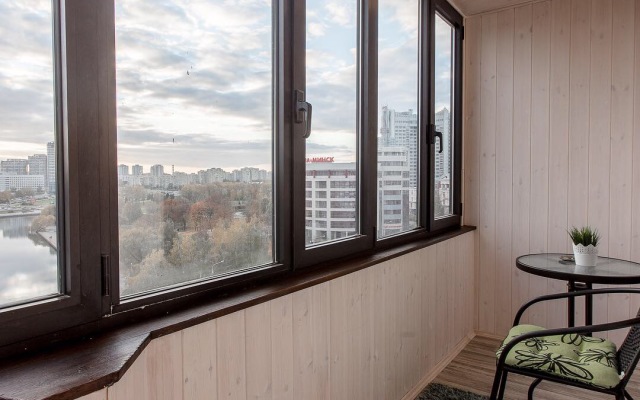 Dvukhurovnevye 4-Komnatnye s Panoramnym Vidom v Tsentre Apartments