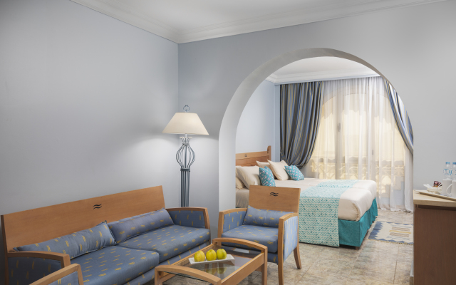 Royal Lagoons Resort & Aqua Park Families and Couples ONLY