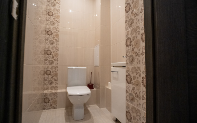 Bolshaya Dvukhkomnatnaya Kvartira na Pyateryh Apartamenty