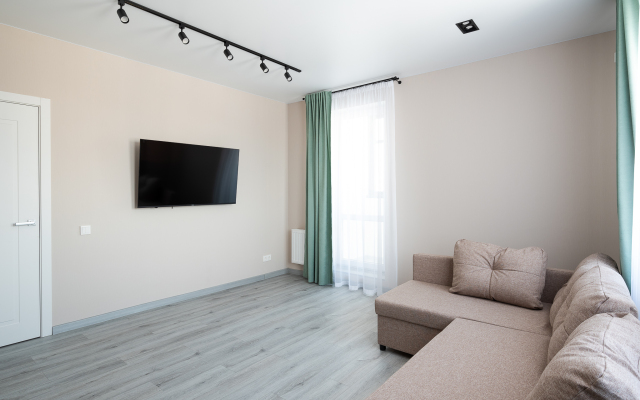 Апартаменты KazanHome Новая квартира с гостиной, спальней и отдельной кухней