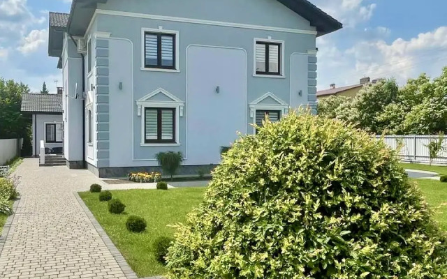 Lebediny Guest House