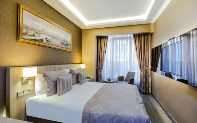 Ayramin Deluxe Hotel