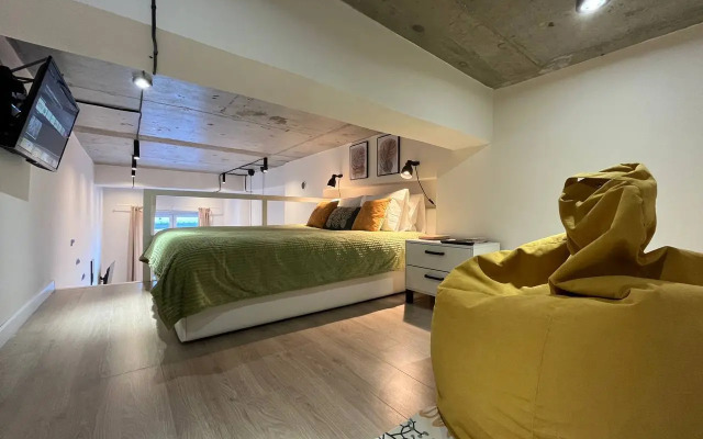 Happy People Apartment