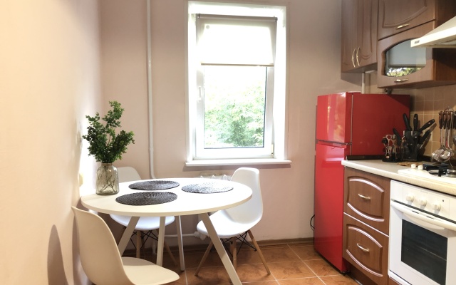 Servisnye apartamenty na ulitse Leyteyzena Flat