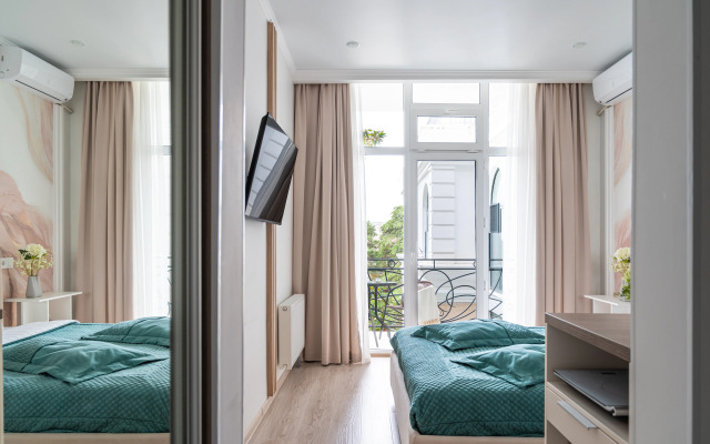 Апартаменты RED APARTMENTS Покровский Парк Орхидея