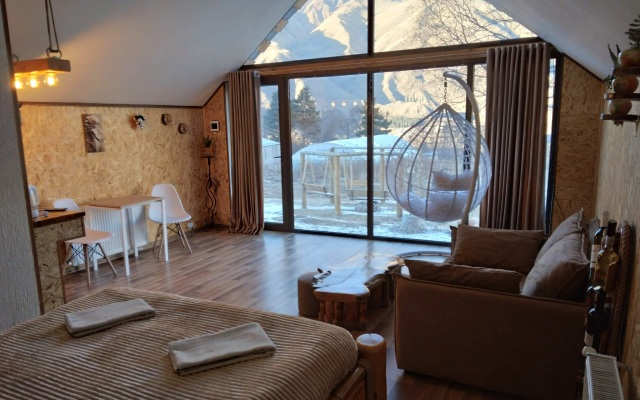 Kazbegi Qabarjina Apartments