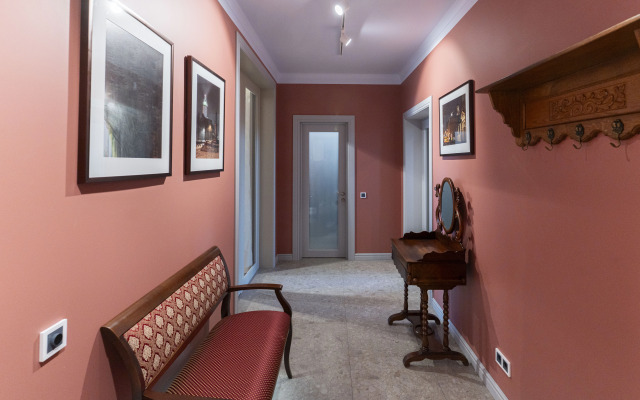Na ul. Storozhevoy Bashni Voskhod Apartments