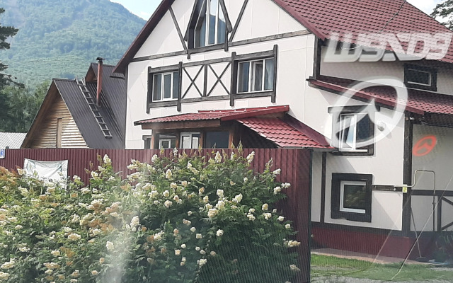 Manzherok Guest House