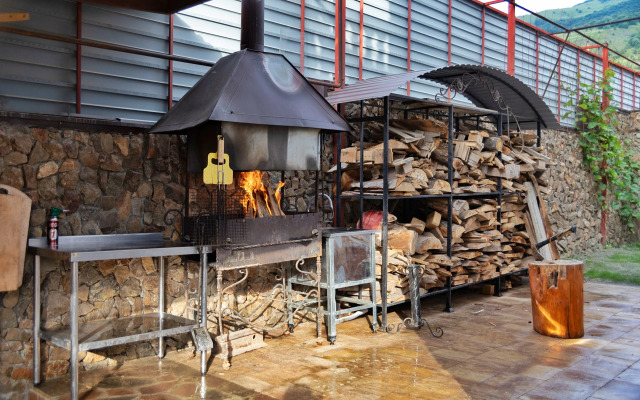 Частный Дом в Горах с Бассейном