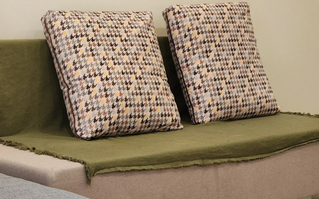 Prostornaya Studiya S Balkonom Flat