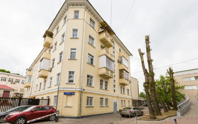Na Zamoryonova Apartments