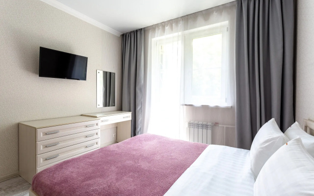 Апартаменты Дом у Дендрария Red Apartments Азалия