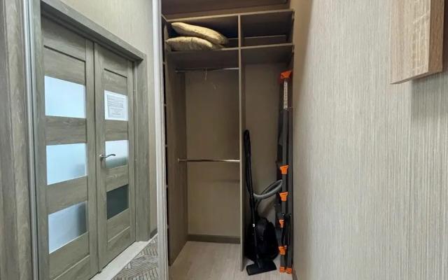 Uyutnaya I Bolshaya Kvartira-Studiya Flat