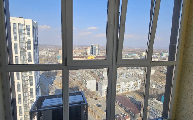 Апартаменты с современным ремонтом и панорамным видом из окна