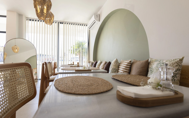 Meshk Airport Hotel