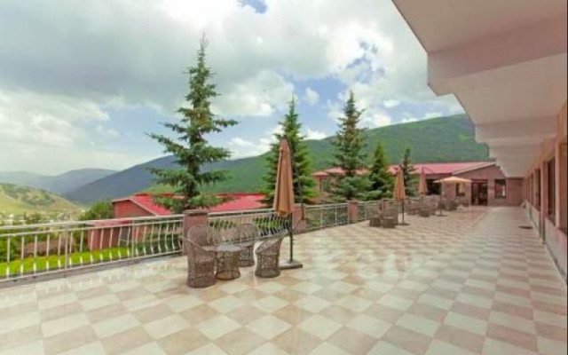 Ani Resort