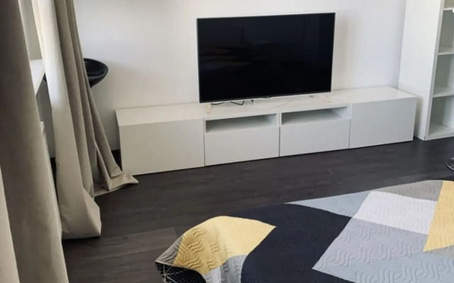 Studiya v dome komfort klassa Flat