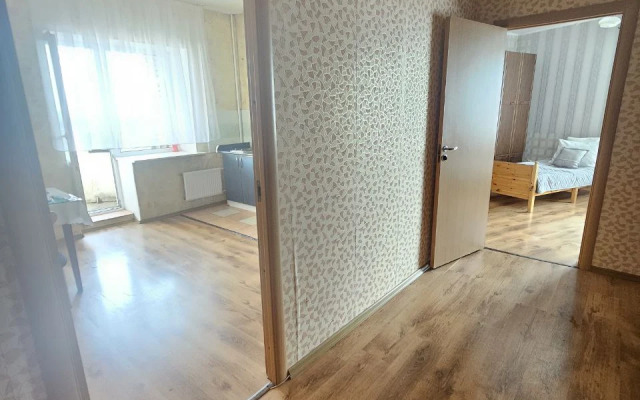 Prostornaya Dvukhkomnatnaya Na 10 Etazhe Flat