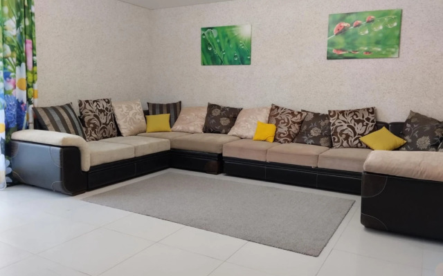Na 3-M Lineynom Proyezde  Private House