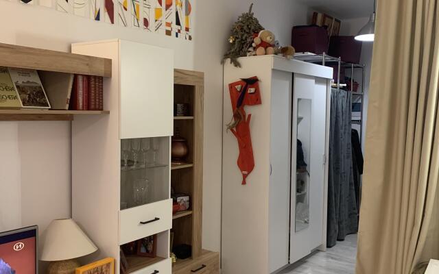 Na Ulitse Narodnogo Opolcheniya 9 Apartments